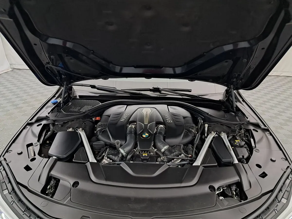 BMW 7 Series photo 48