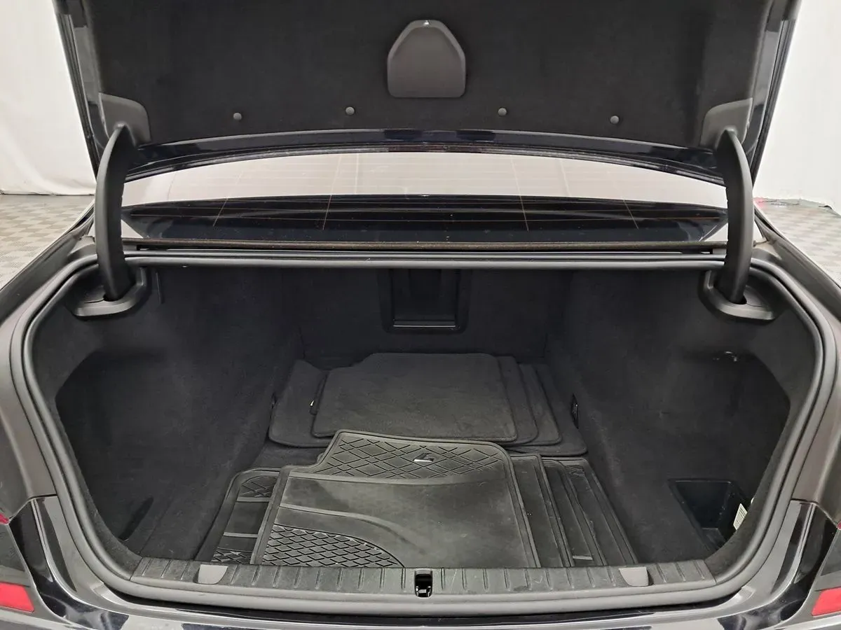 BMW 7 Series photo 46