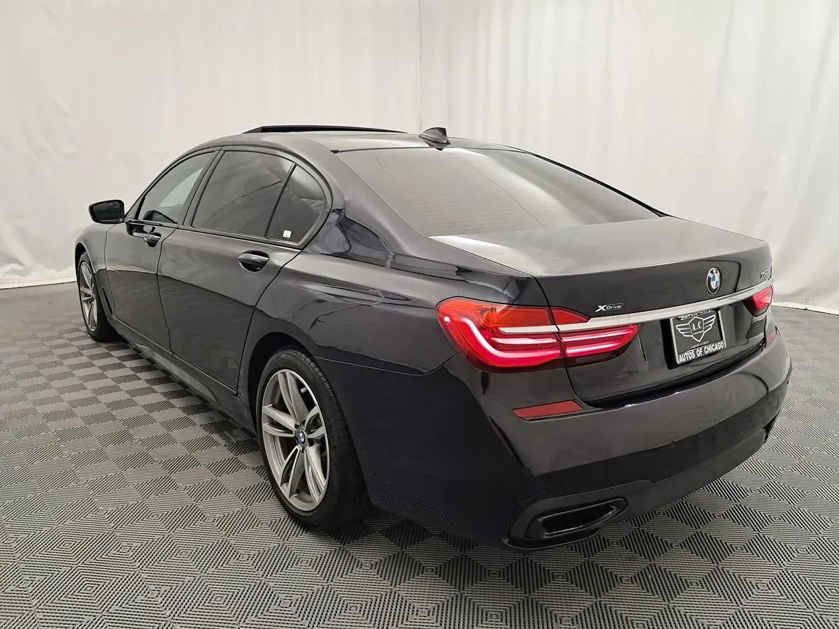 BMW 7 Series photo 5