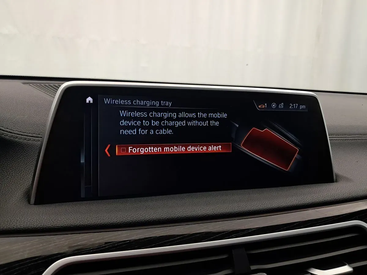 BMW 7 Series photo 25
