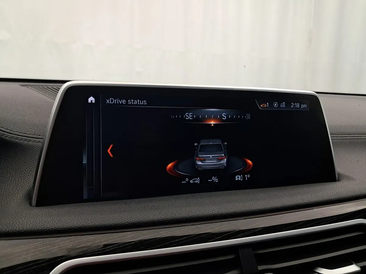 BMW 7 Series photo 26