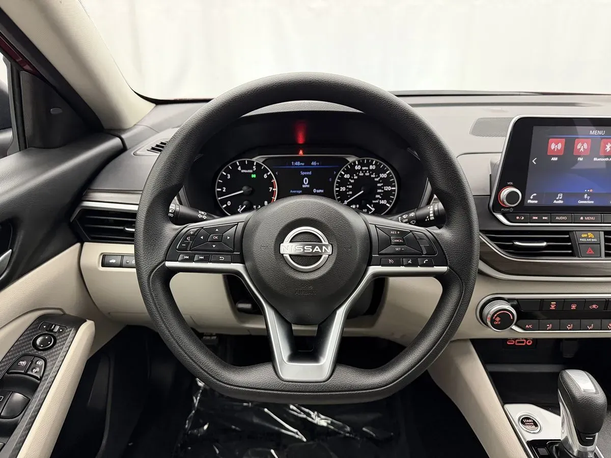Nissan Altima photo 8