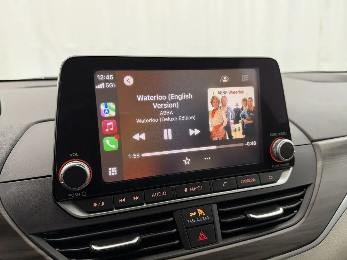 Nissan Altima photo 16