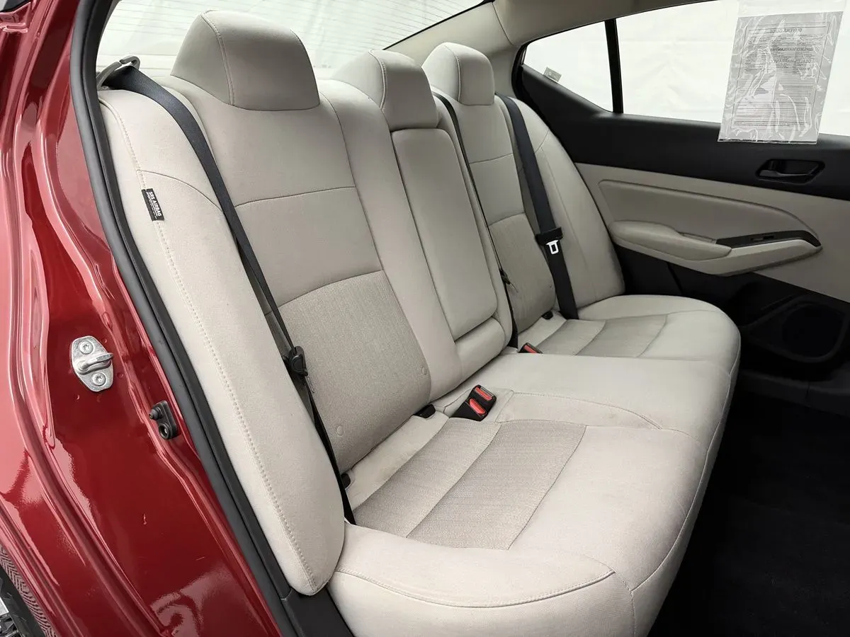 Nissan Altima photo 18