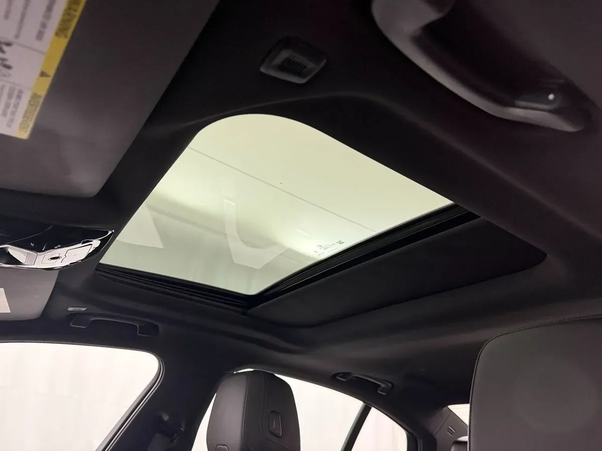 BMW 5 Series photo 7