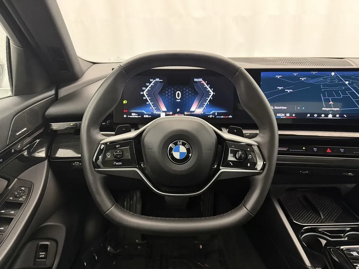 BMW 5 Series photo 10