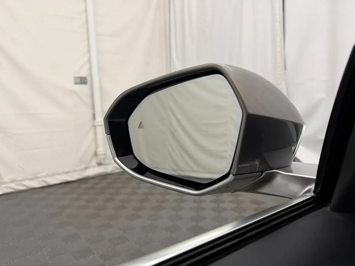 BMW 5 Series photo 17