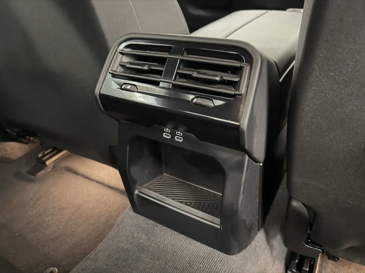 BMW 5 Series photo 49