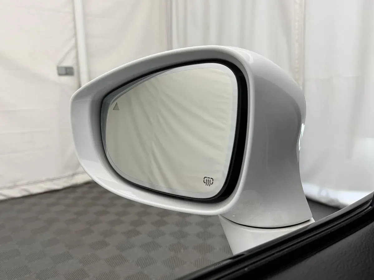 Chrysler Pacifica photo 14