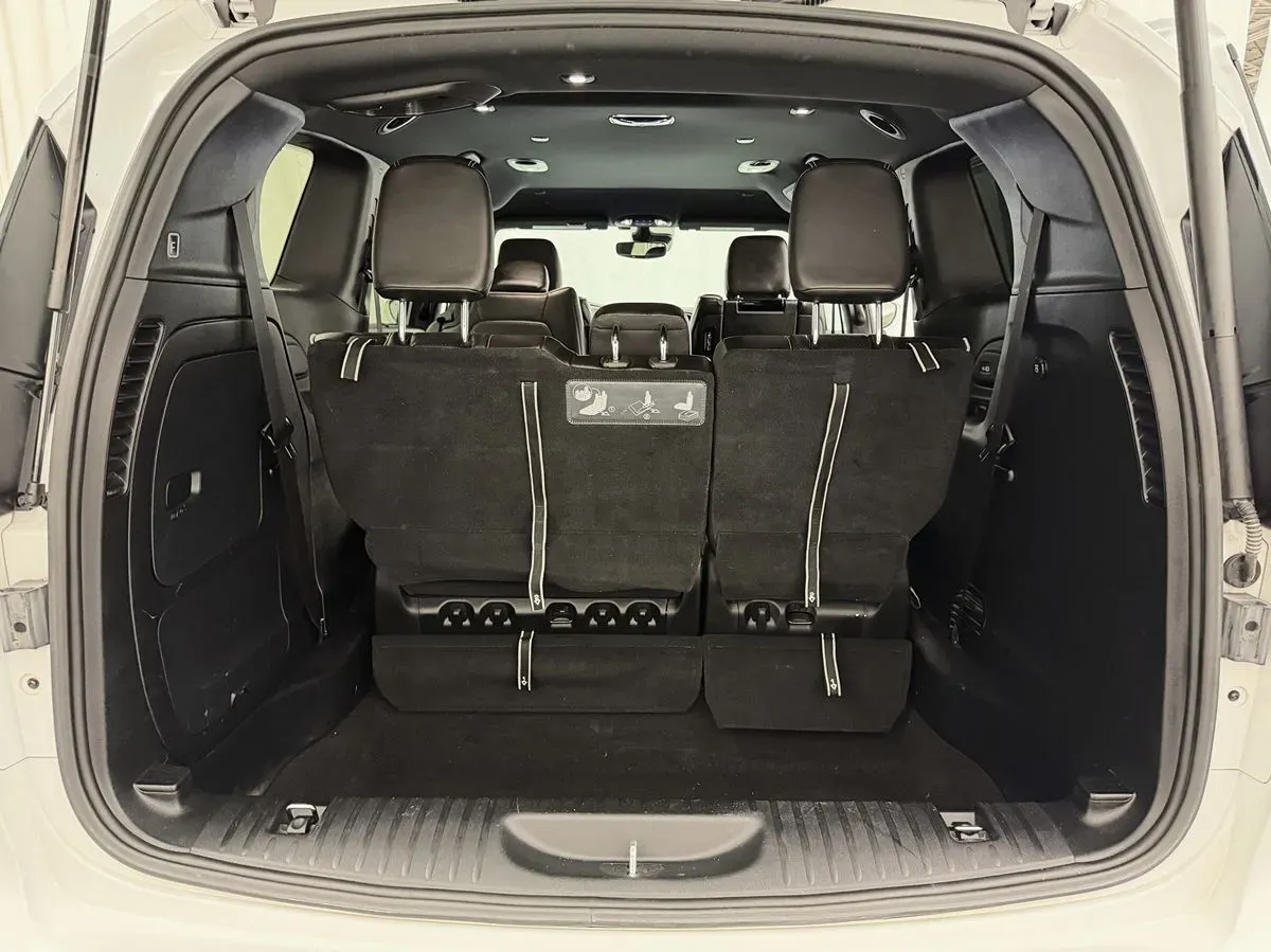 Chrysler Pacifica photo 35