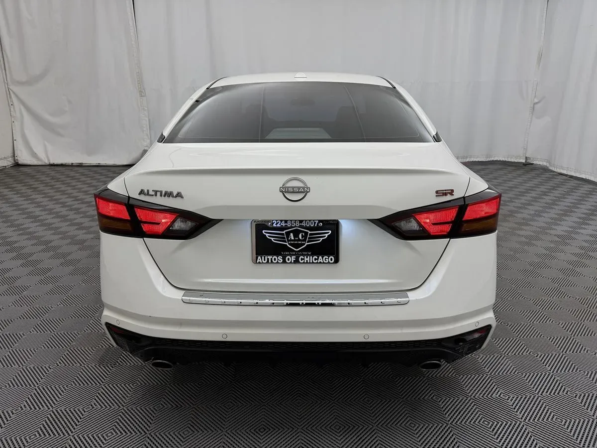 Nissan Altima photo 6