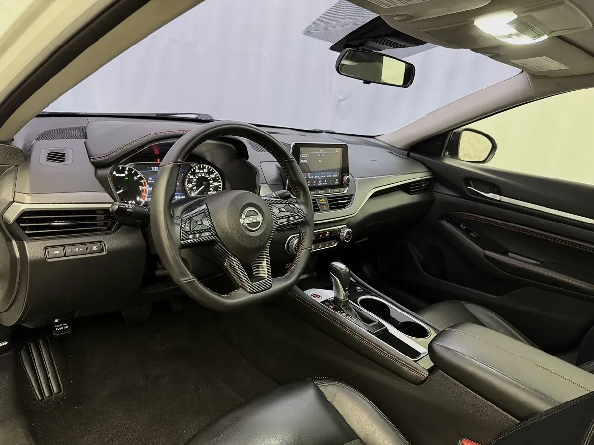 Nissan Altima photo 8
