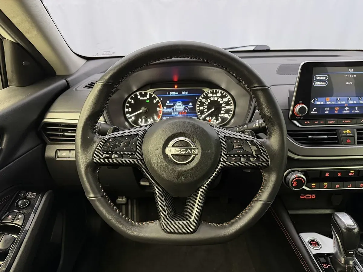 Nissan Altima photo 10