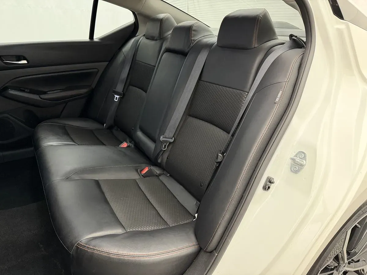 Nissan Altima photo 20