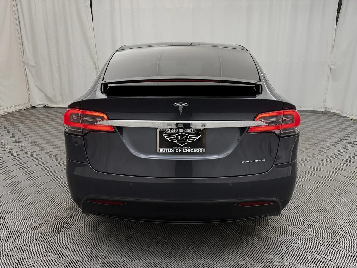 Tesla Model X photo 6