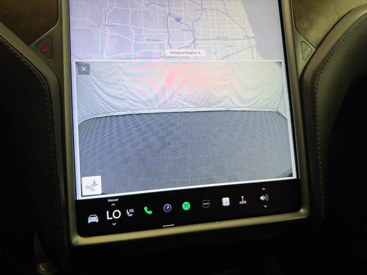 Tesla Model X photo 17