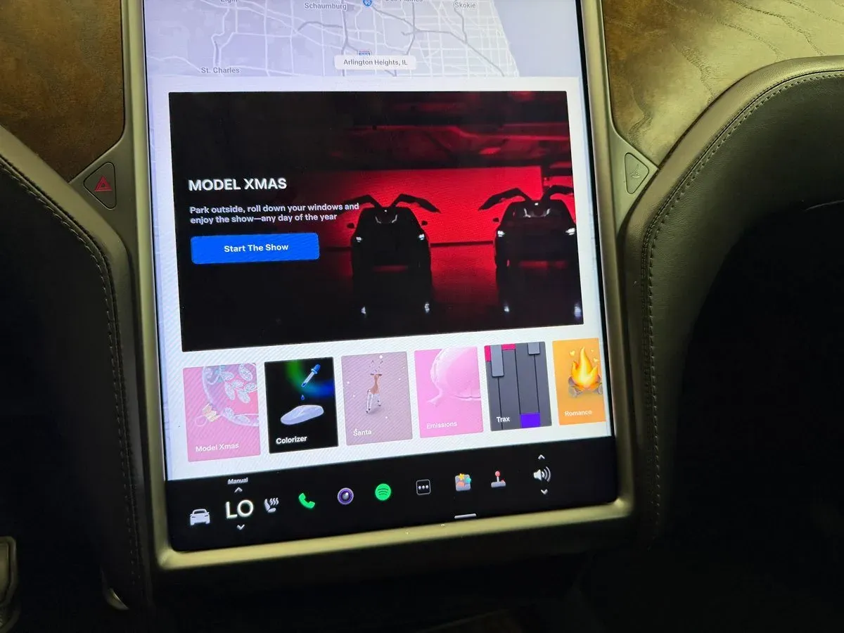 Tesla Model X photo 25