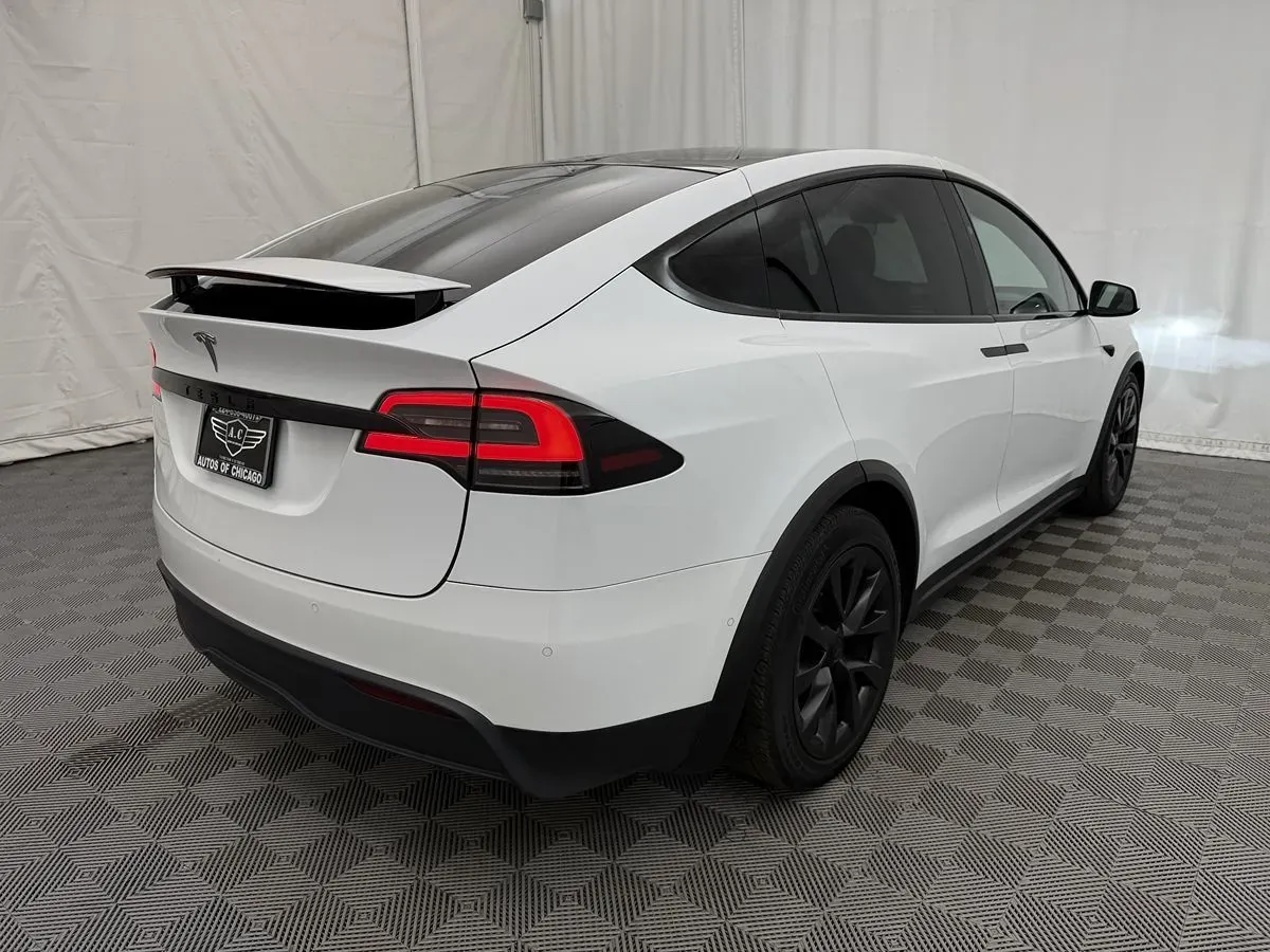 Tesla Model X photo 5