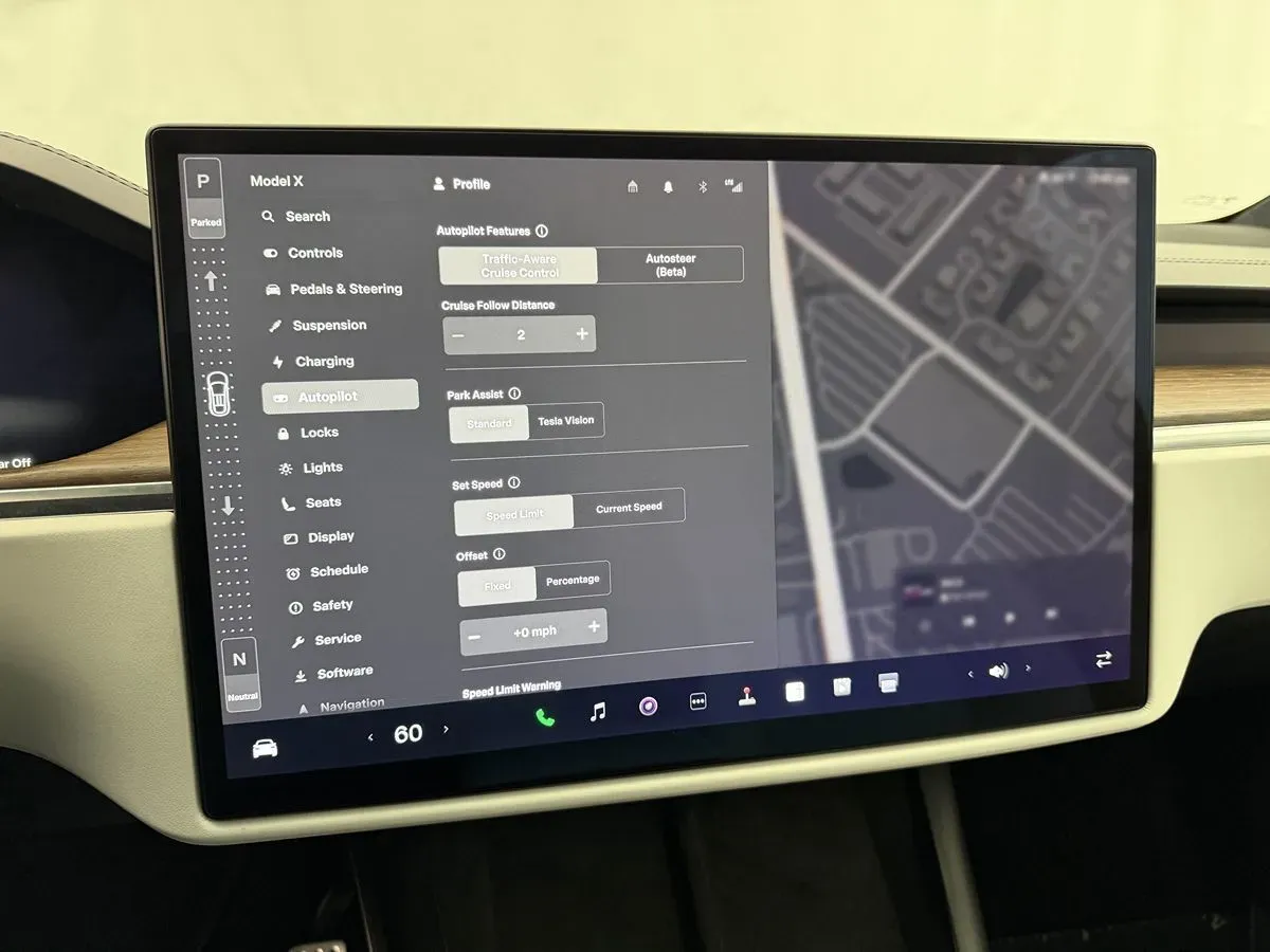 Tesla Model X photo 17