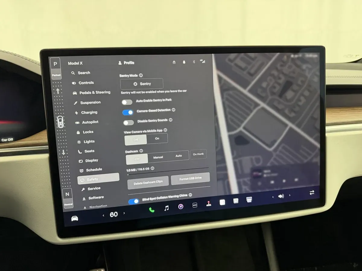 Tesla Model X photo 14