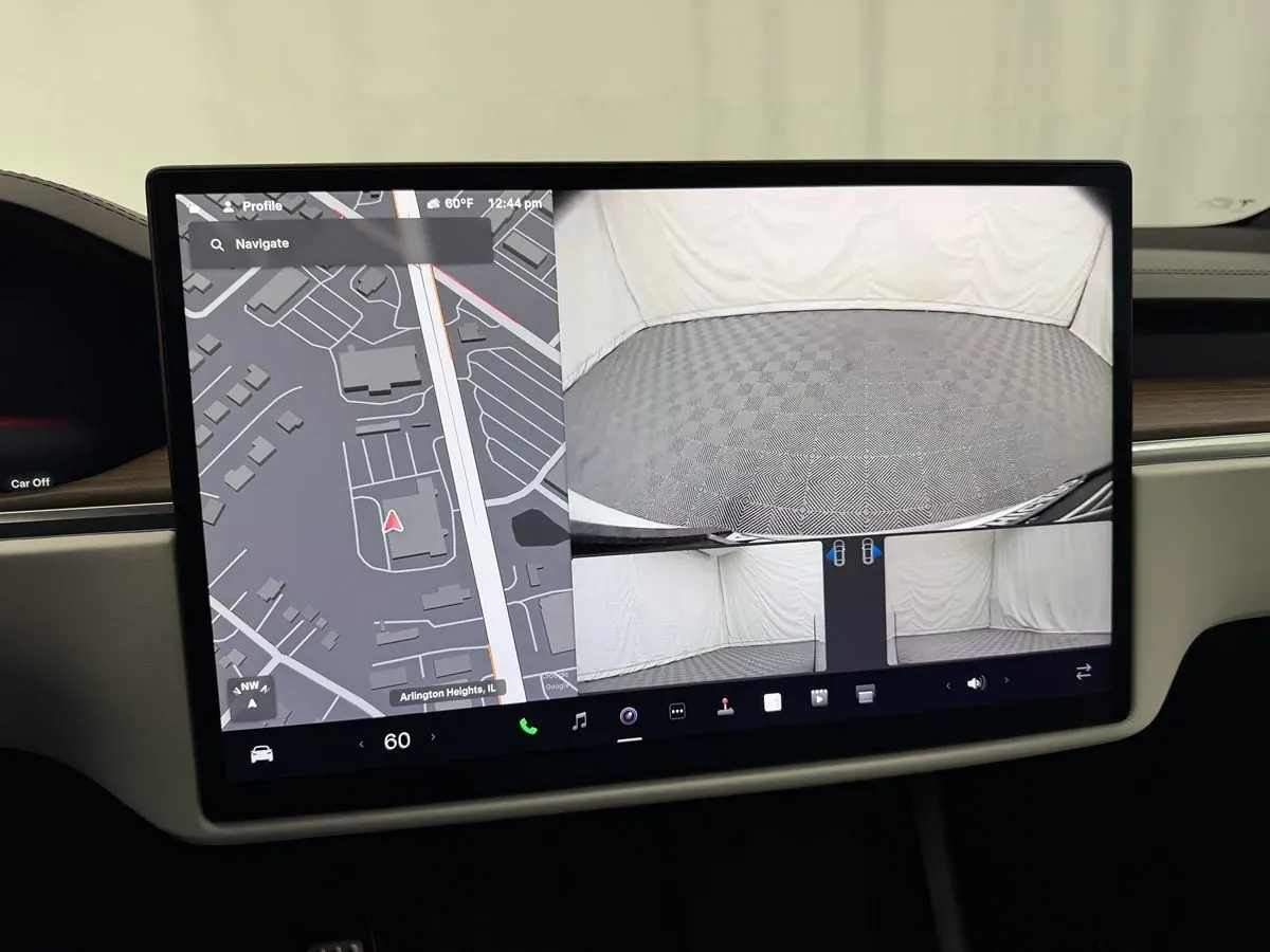 Tesla Model X photo 20