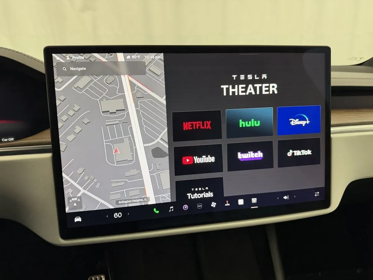 Tesla Model X photo 30