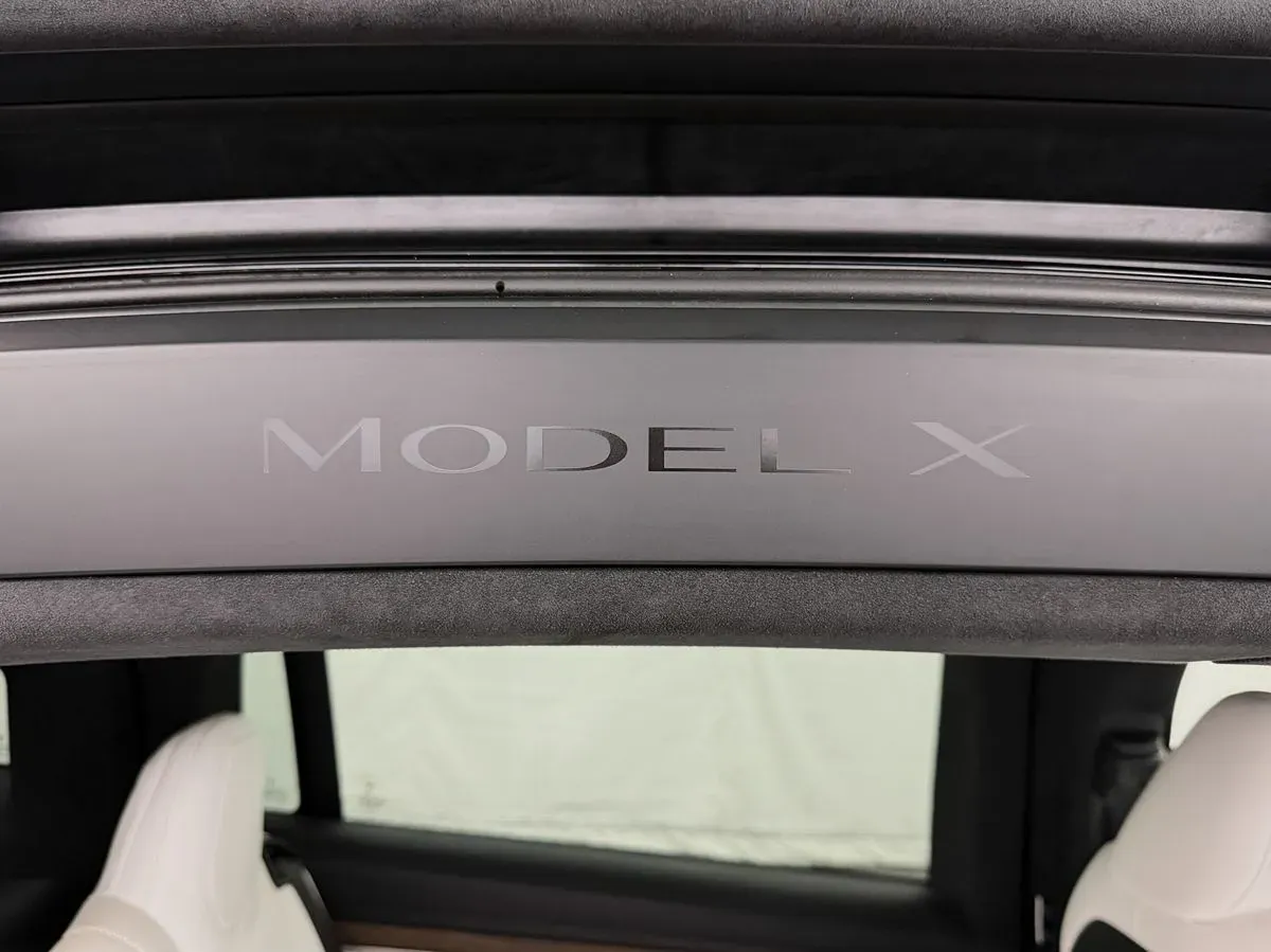 Tesla Model X photo 40