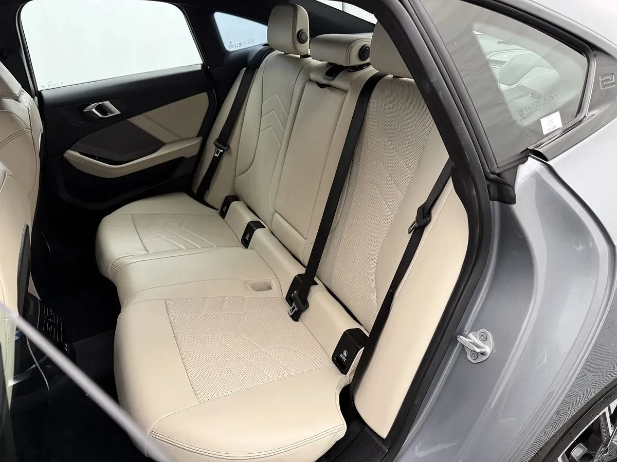 BMW 2 Series photo 36