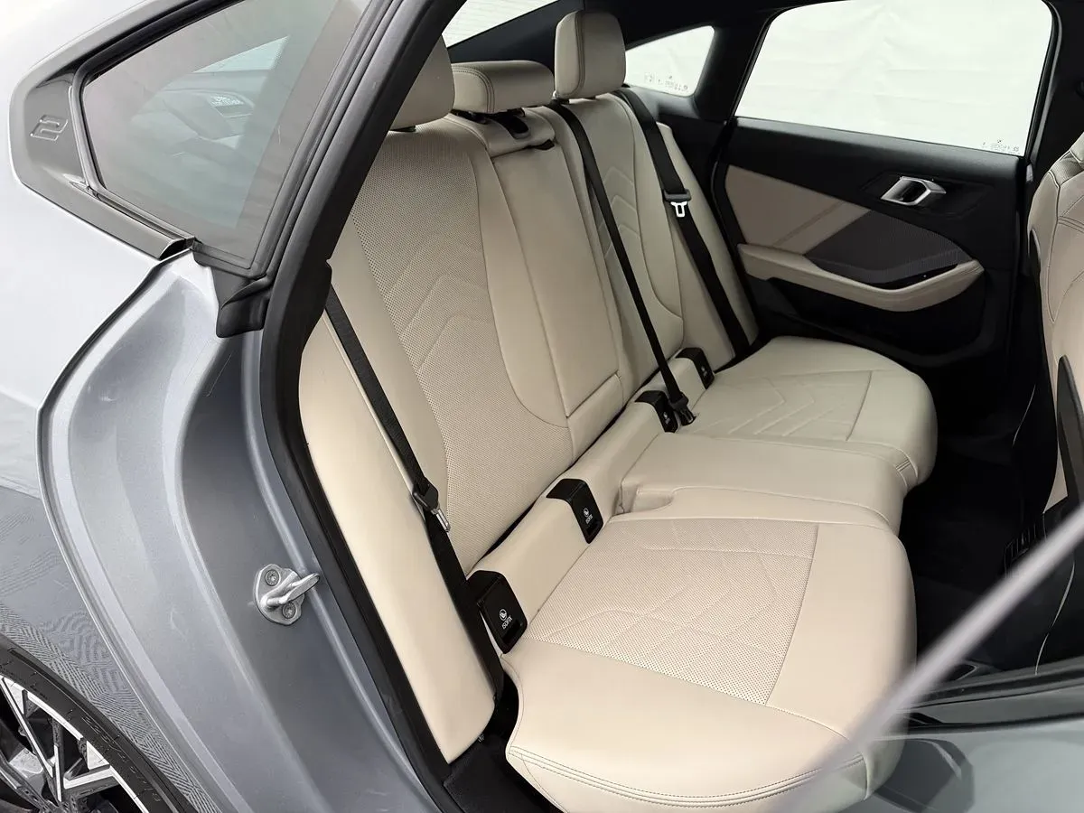 BMW 2 Series photo 37