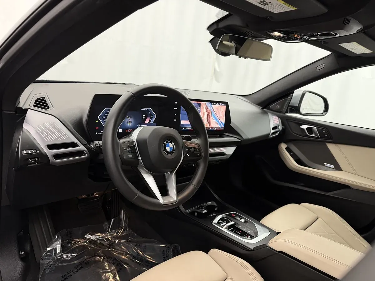 BMW 2 Series photo 6