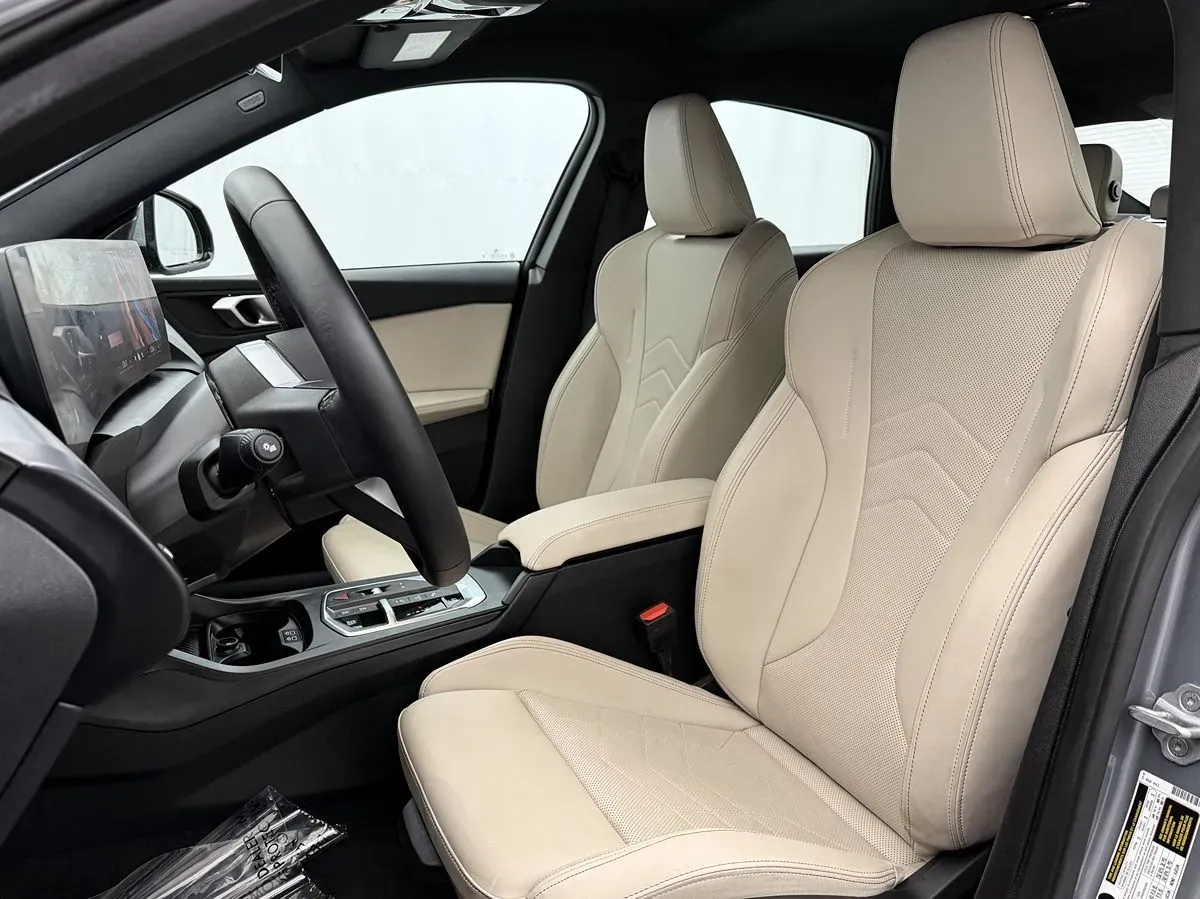BMW 2 Series photo 7