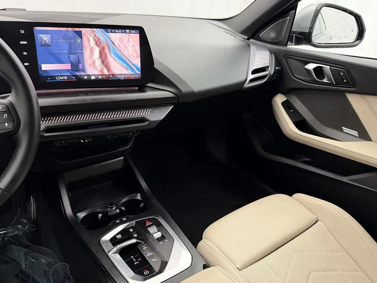 BMW 2 Series photo 15