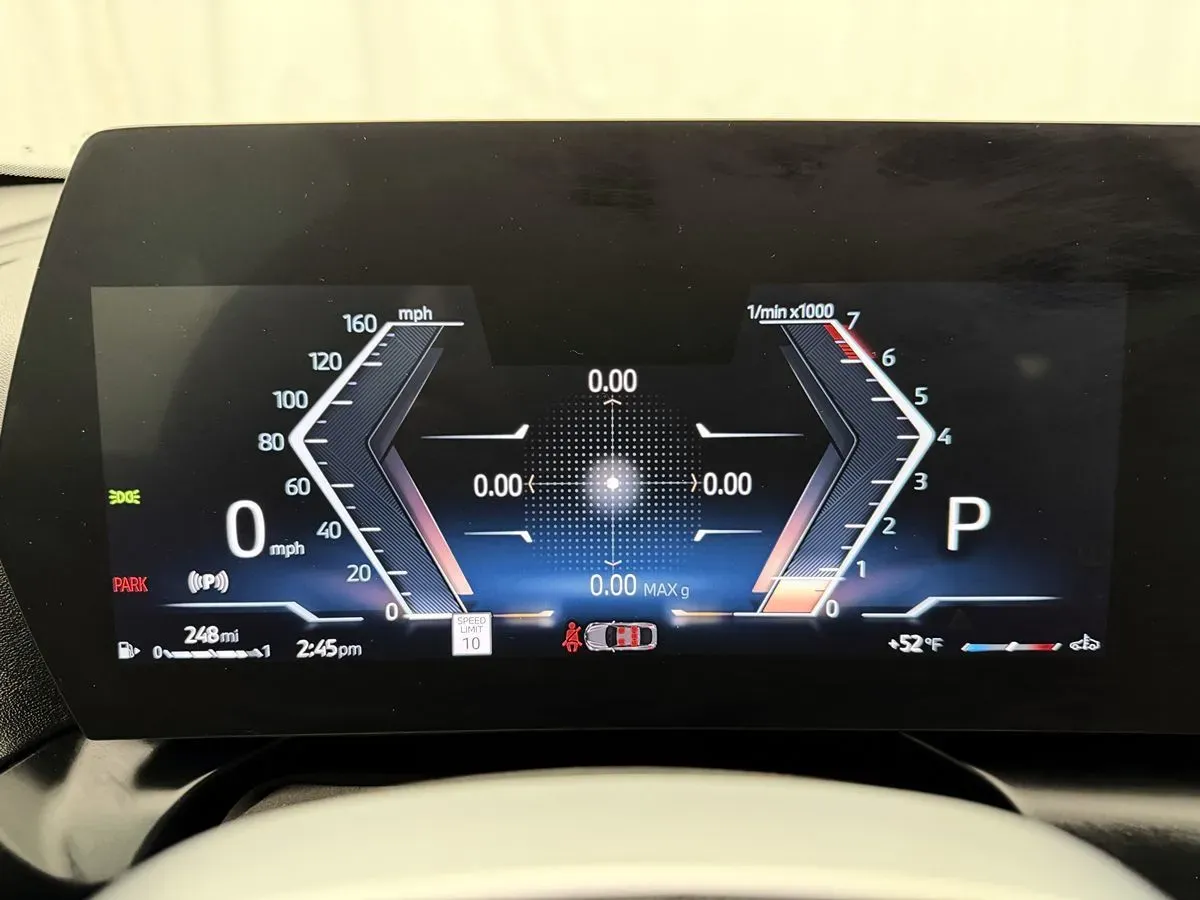 BMW 2 Series photo 9