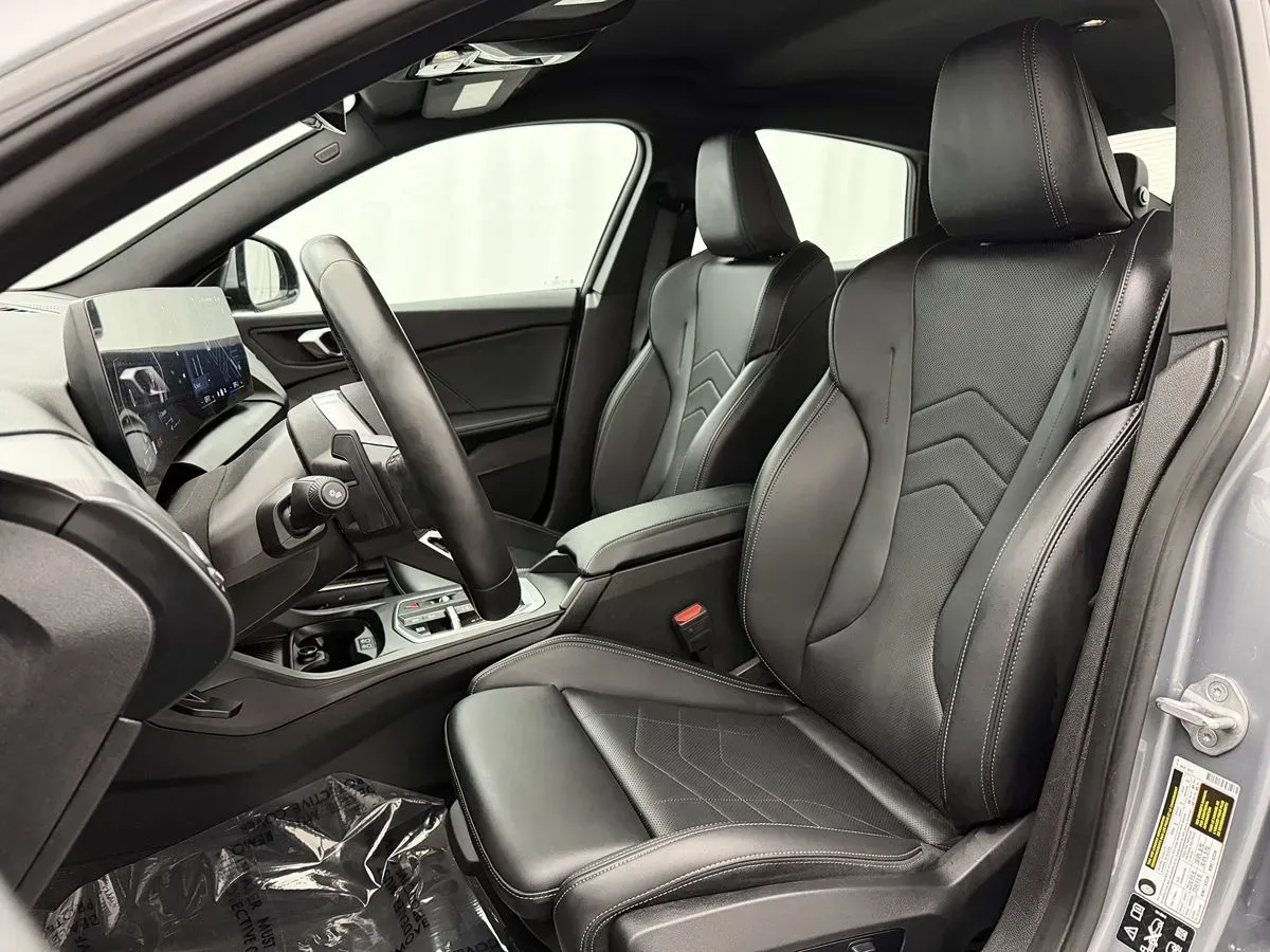 BMW 2 Series photo 7