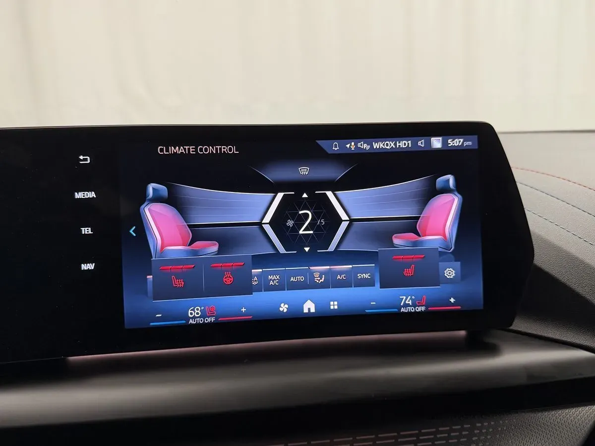 BMW 2 Series photo 26