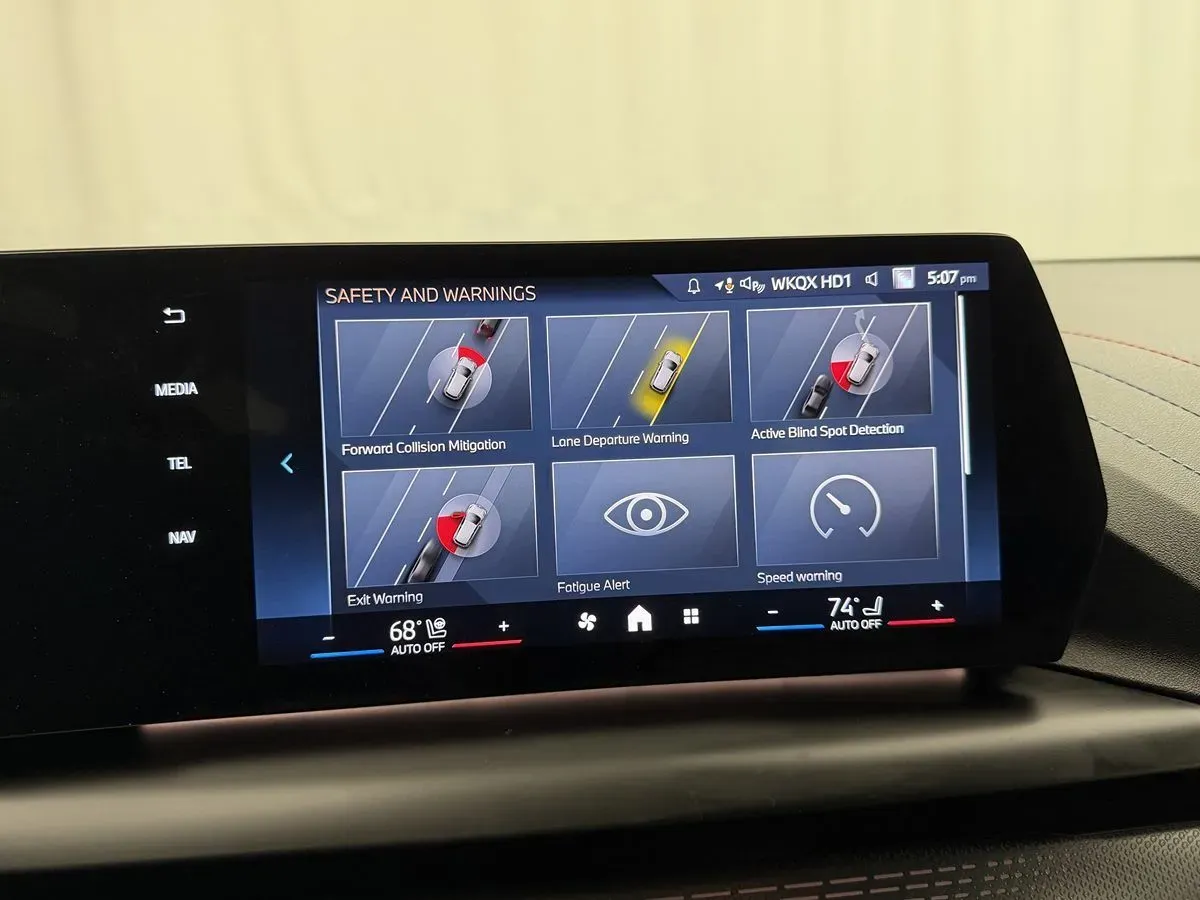 BMW 2 Series photo 13
