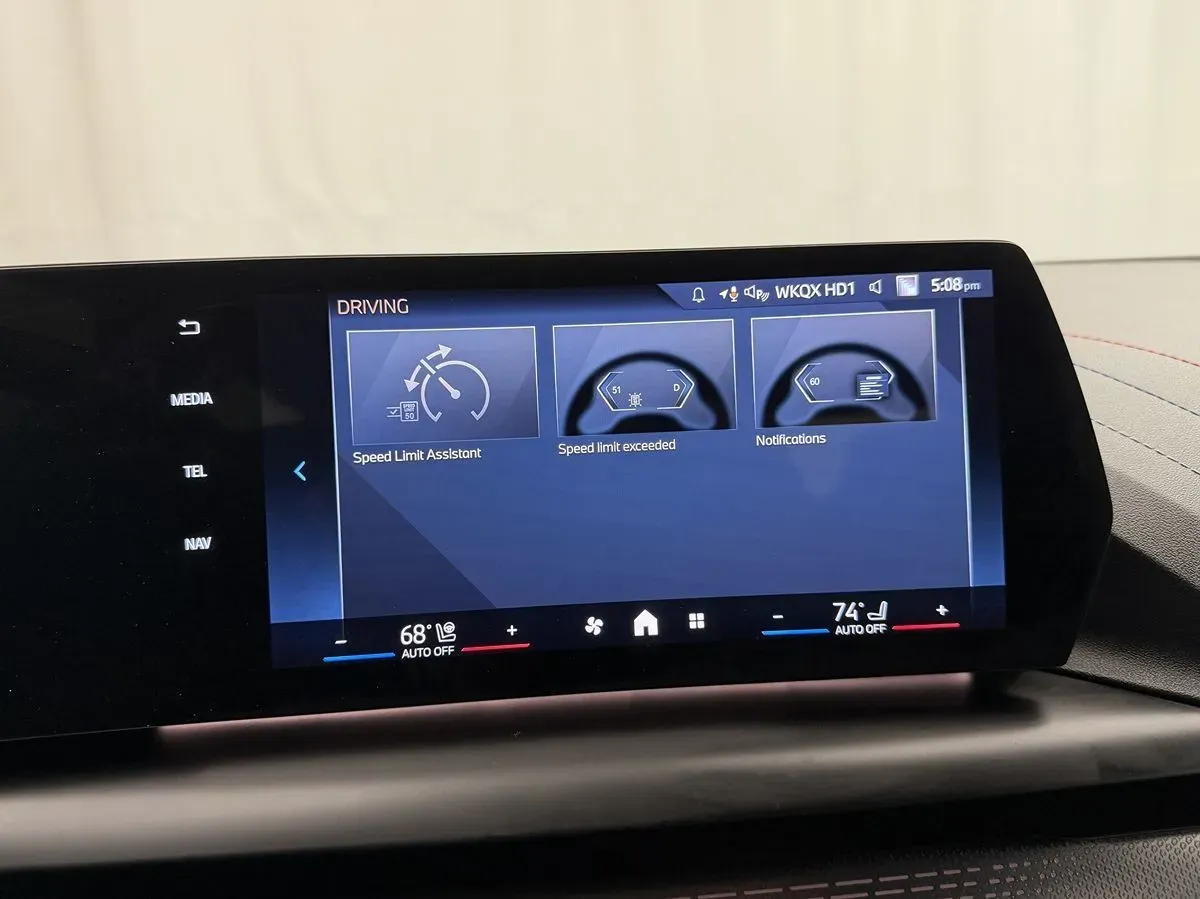 BMW 2 Series photo 15