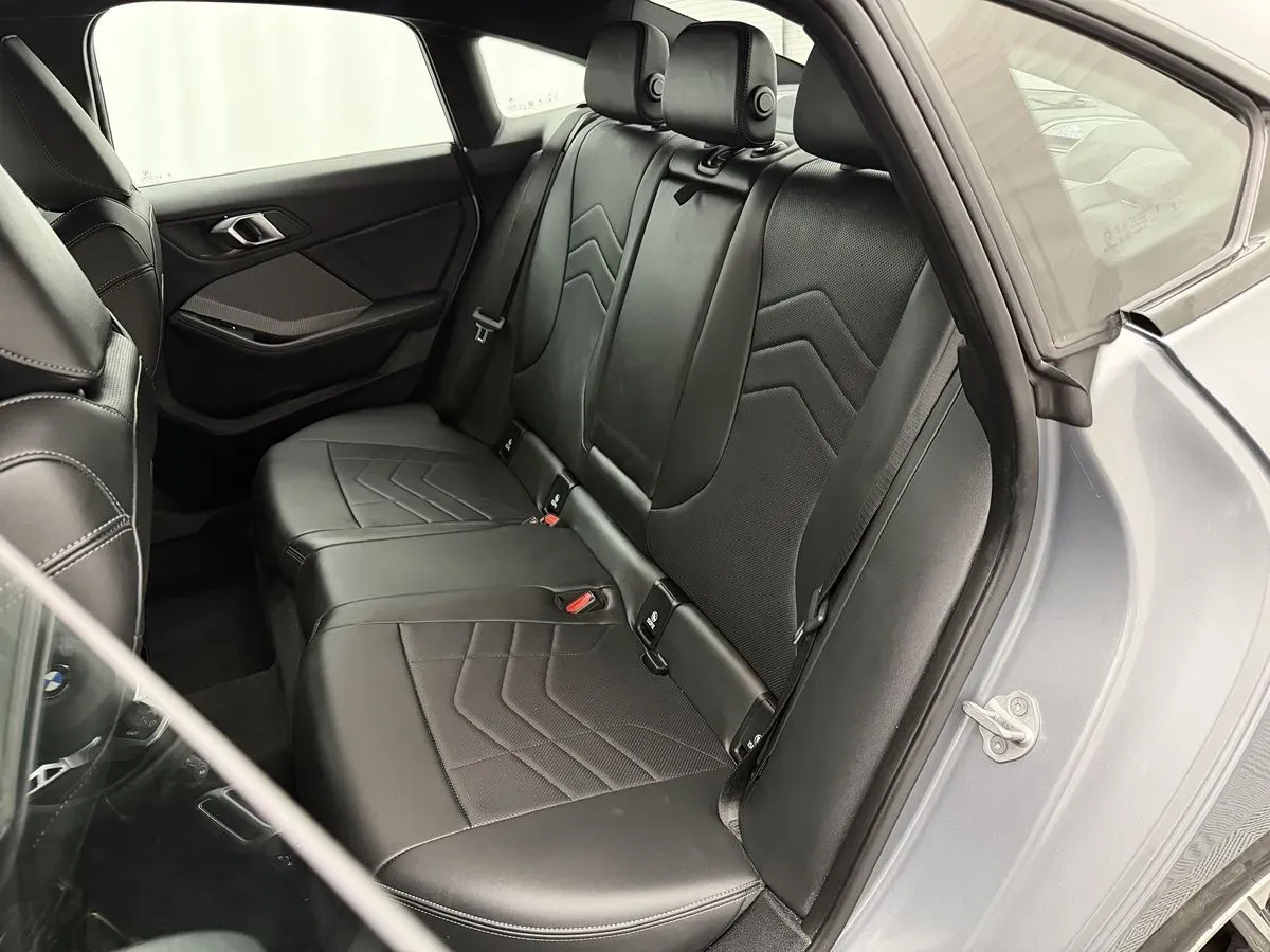 BMW 2 Series photo 30