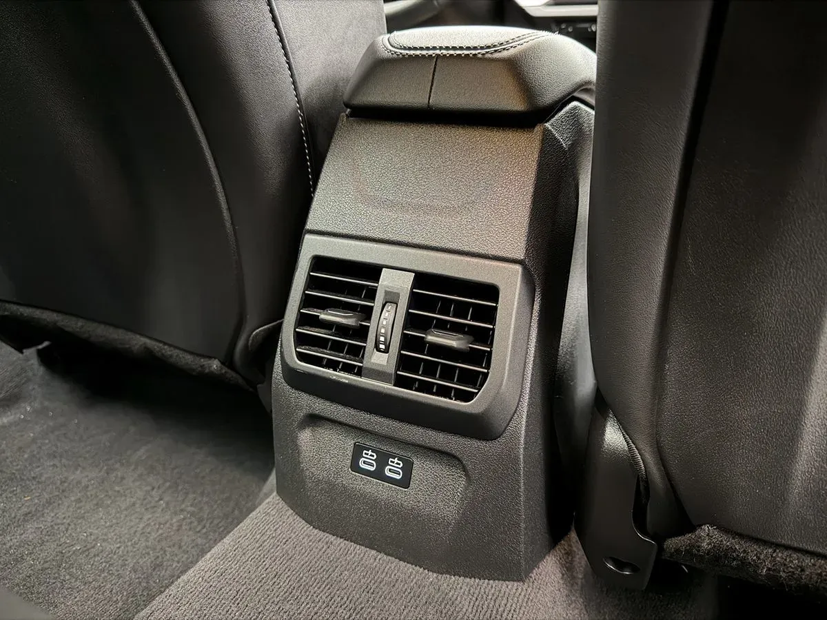 BMW 2 Series photo 31