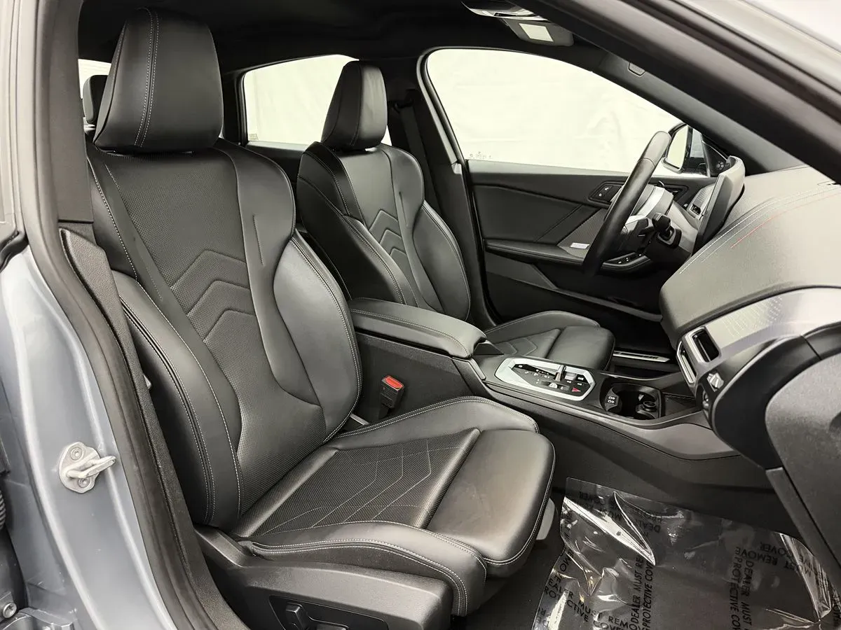 BMW 2 Series photo 33
