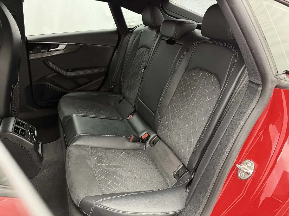 Audi S5 photo 38