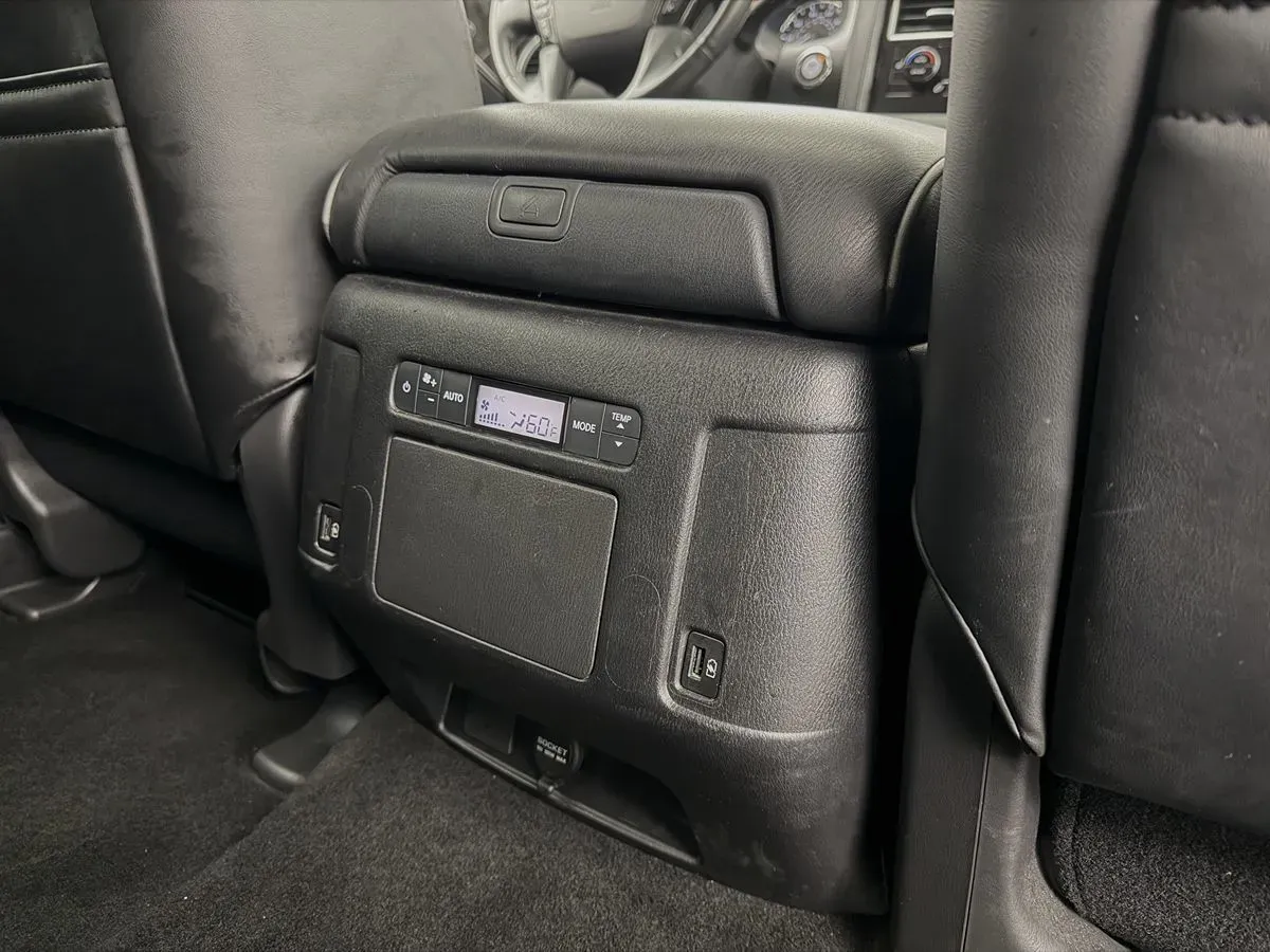 Infiniti QX80 photo 28