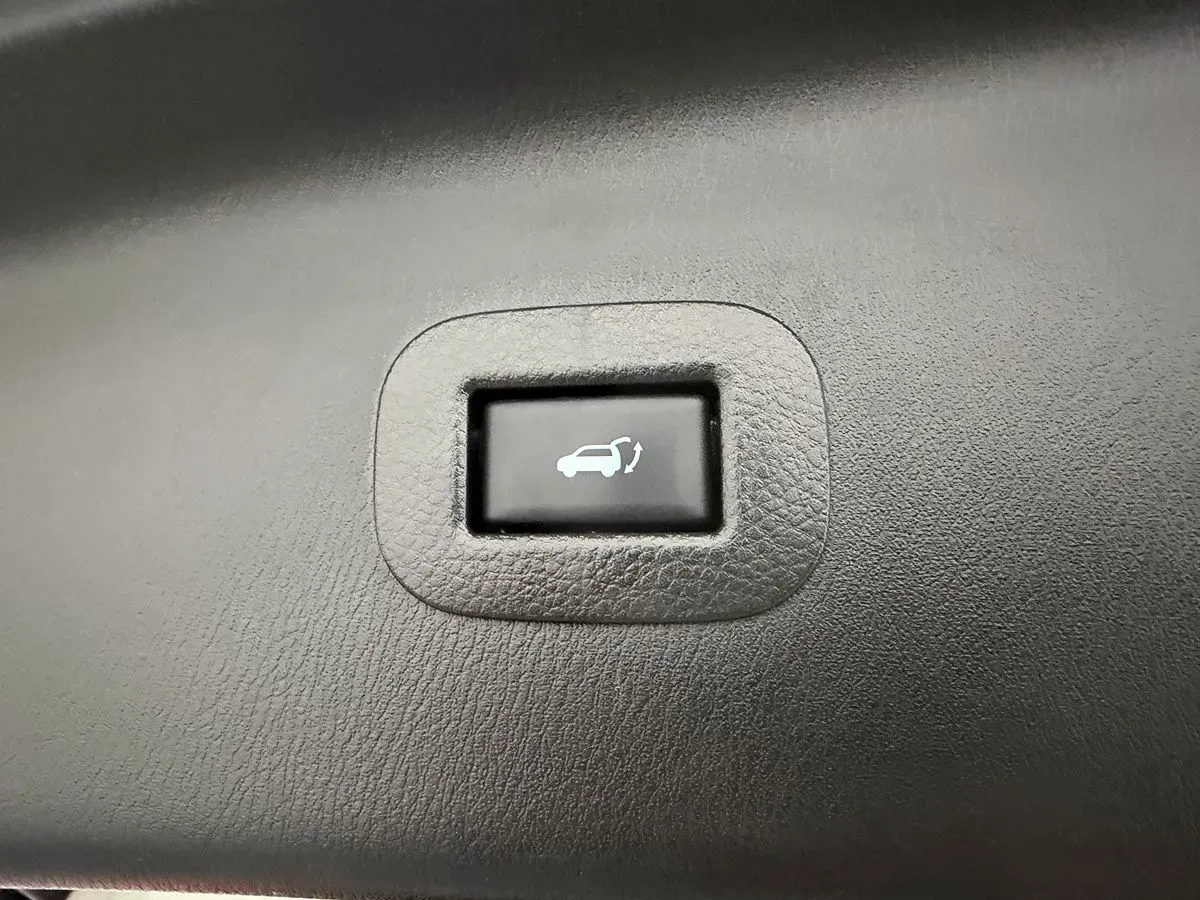 Infiniti QX80 photo 35