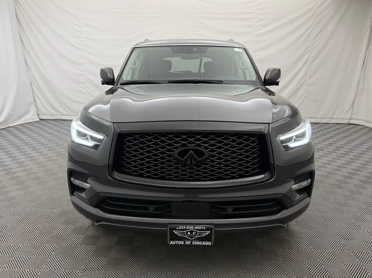 Infiniti QX80 photo 3