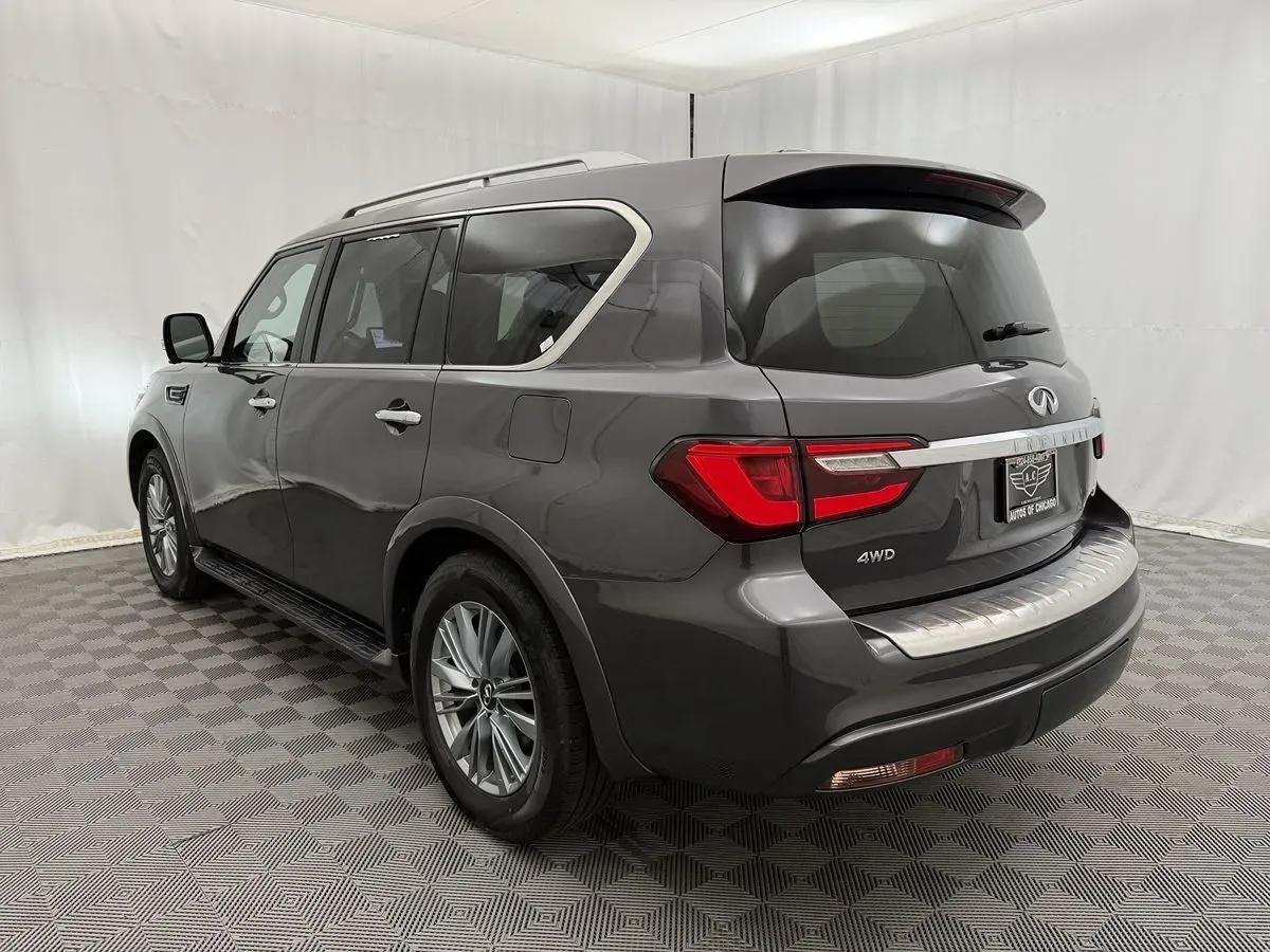 Infiniti QX80 photo 7