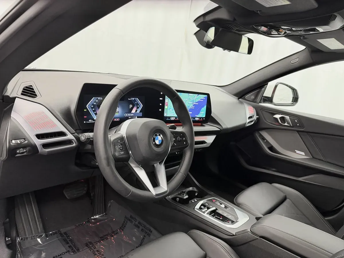 BMW 2 Series photo 6