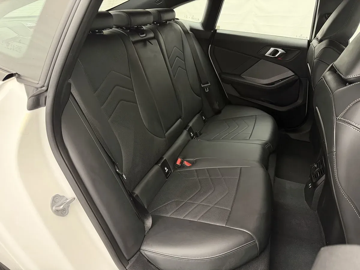 BMW 2 Series photo 36