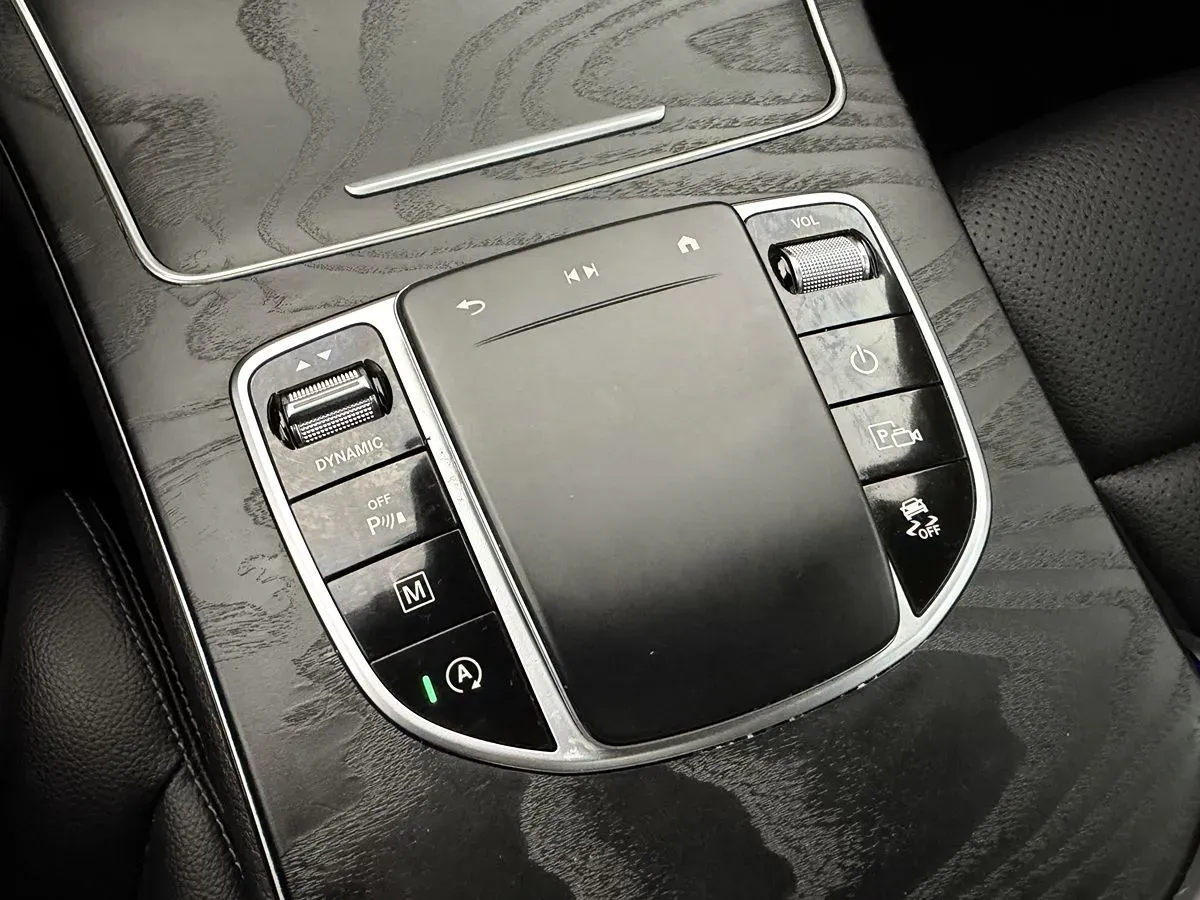 Mercedes-Benz GLC photo 34