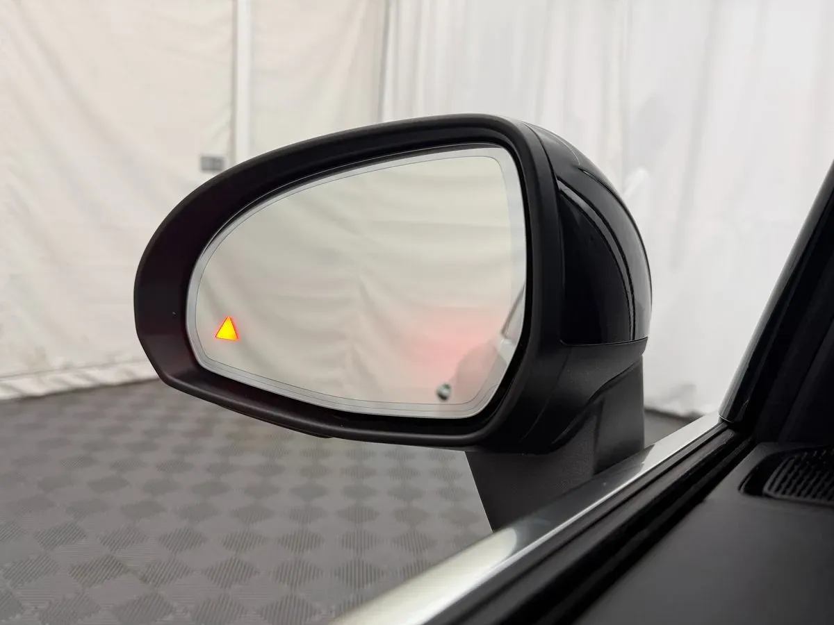Mercedes-Benz GLC photo 22