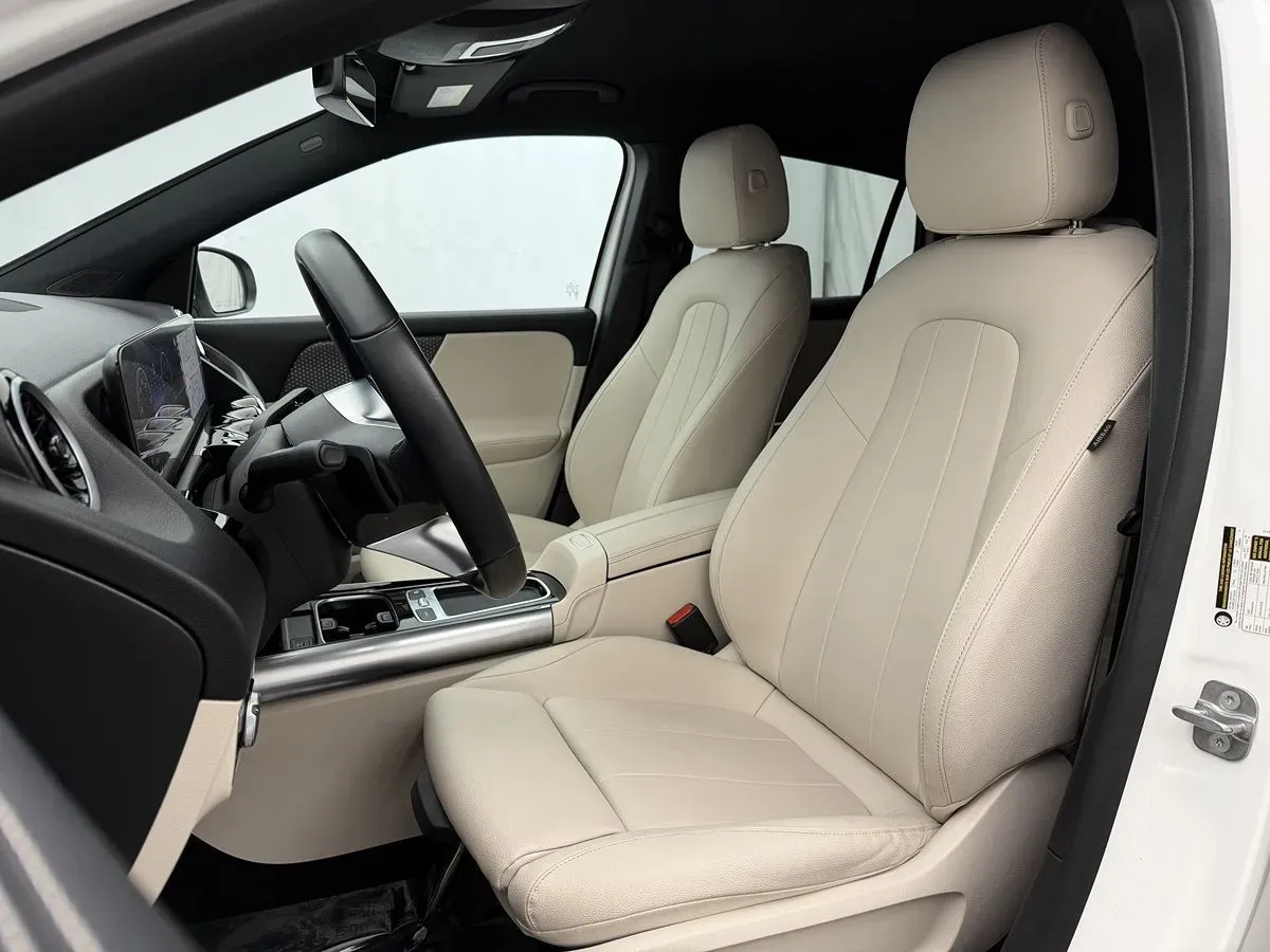 Mercedes-Benz GLA photo 7